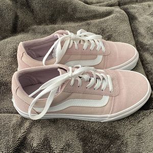 Womens size 6.5 pink vans, worn a few times but very clean